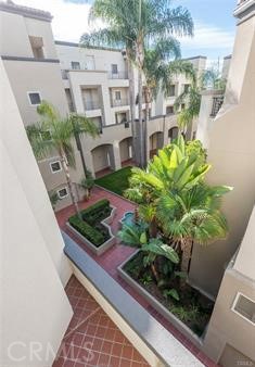 https://media.crmls.org/medias/d9ff919a-d396-4bea-ac5b-5d71605da5a9.jpg?preset=X-Large