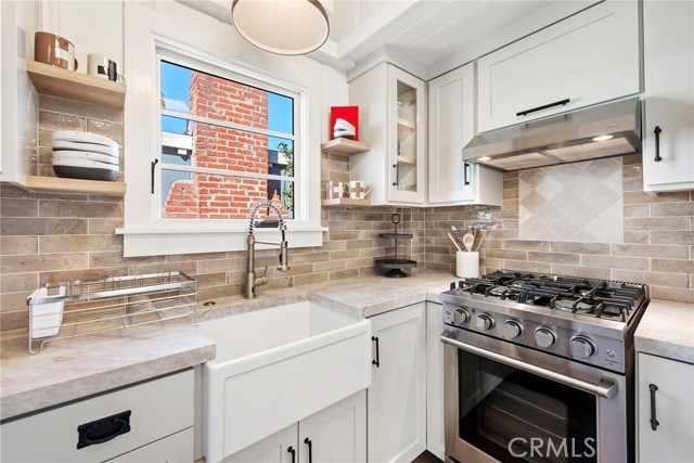235 Cajon Street, Laguna Beach CA: https://media.crmls.org/medias/da007d6d-4753-4652-95bc-f755dbffbf93.jpg