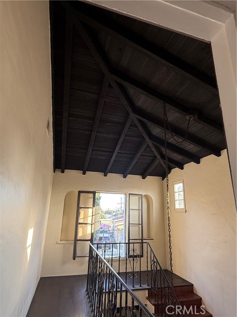 Detail Gallery Image 10 of 11 For 2171 Zoe Ave, Huntington Park,  CA 90255 - 5 Beds | 2 Baths