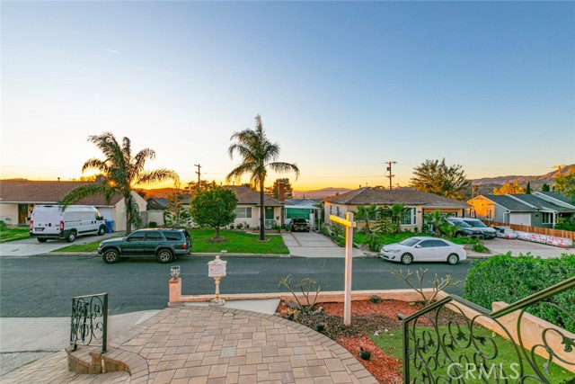 Detail Gallery Image 33 of 33 For 10624 Mcclemont Ave, Tujunga,  CA 91042 - 3 Beds | 3 Baths