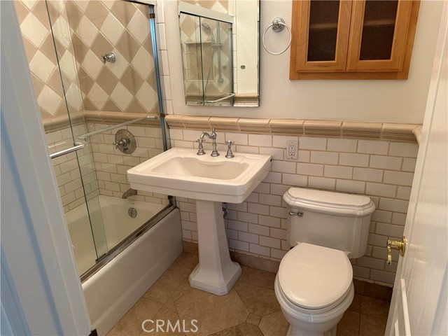 847 Barton Avenue photo 7