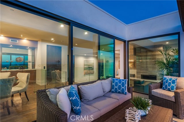 1635 Palm Drive, Hermosa Beach, California 90254, 4 Bedrooms Bedrooms, ,3 BathroomsBathrooms,Residential,Sold,Palm,SB17135203