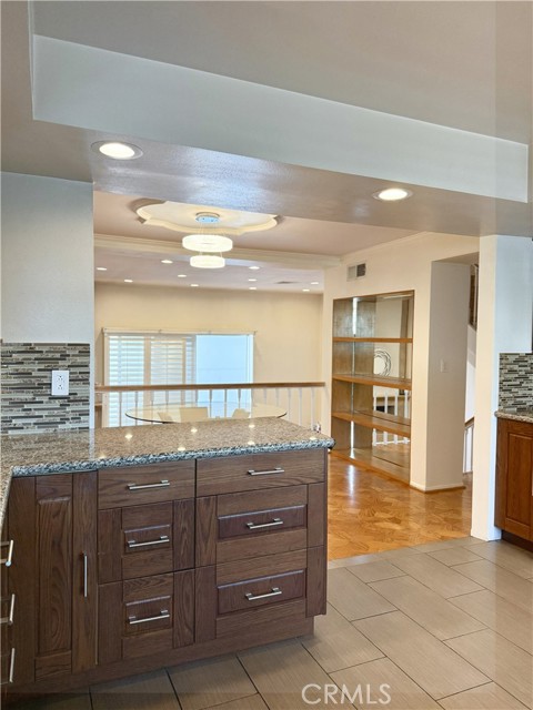 5216 Lindley Avenue, Encino CA: https://media.crmls.org/medias/da020d17-bf6f-4ff3-b0b9-b6f1726a5f2c.jpg
