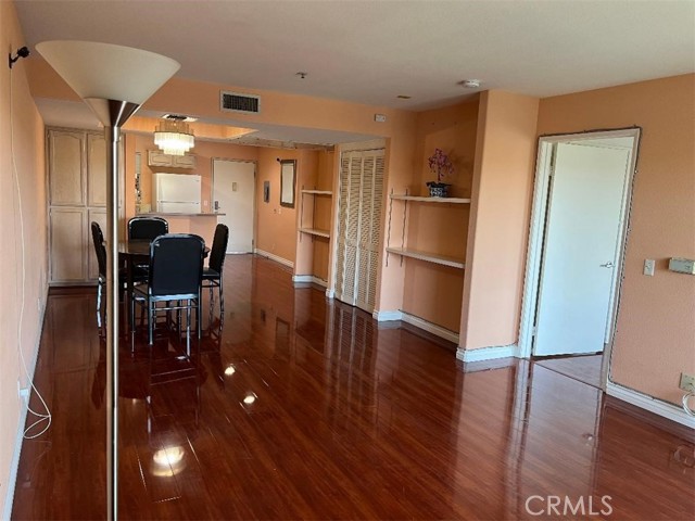 Detail Gallery Image 9 of 26 For 321 N Orange Ave #306,  Monterey Park,  CA 91755 - 2 Beds | 2 Baths