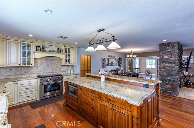 1006 W Dorothy Drive, Brea CA: https://media.crmls.org/medias/da023491-9e19-4d02-8022-423a38560384.jpg