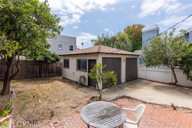 Large garage and yard