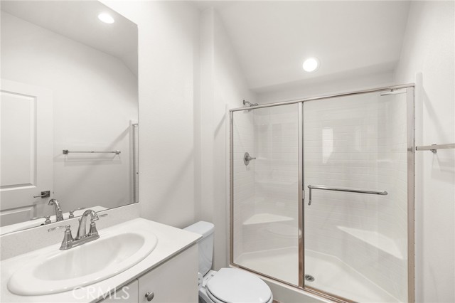 Detail Gallery Image 12 of 21 For 31268 via Nubes, Temecula,  CA 92592 - 3 Beds | 3 Baths