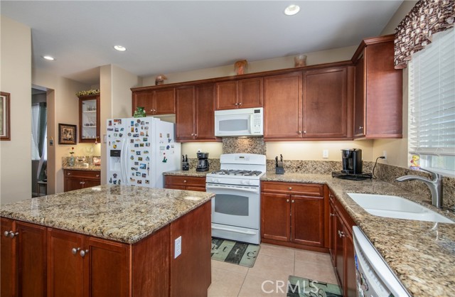 Detail Gallery Image 7 of 27 For 1544 Big Bend, Beaumont,  CA 92223 - 2 Beds | 2 Baths