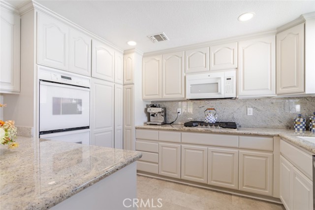 Detail Gallery Image 13 of 39 For 22459 Guadilamar Dr, Saugus,  CA 91350 - 3 Beds | 2 Baths