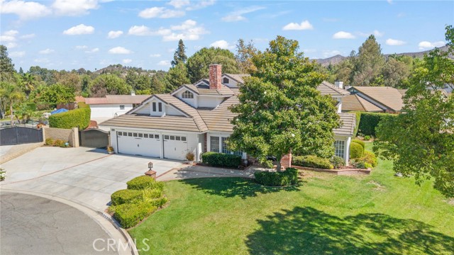 320 Forelock Court, Simi Valley CA: https://media.crmls.org/medias/da047d4b-a898-48ad-b597-3e2f8ce11e5a.jpg