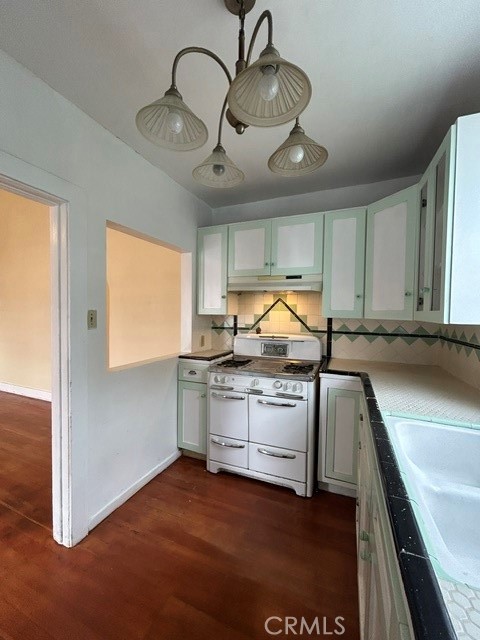 Detail Gallery Image 7 of 14 For 380 15th, San Pedro,  CA 90731 - 3 Beds | 1 Baths