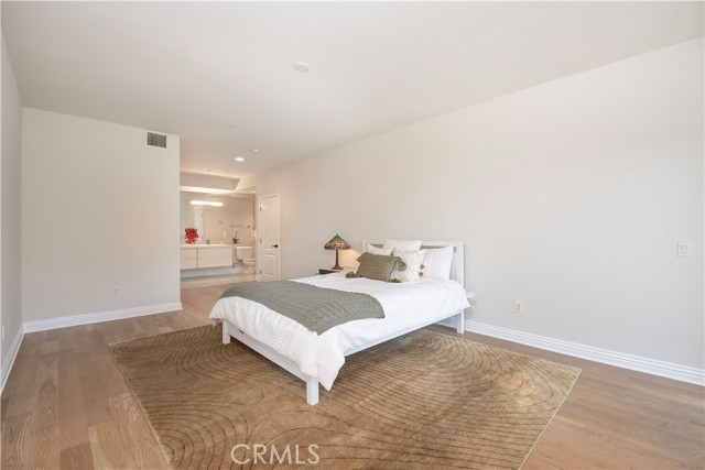 Detail Gallery Image 28 of 42 For 6432 Weidlake Dr, Los Angeles,  CA 90068 - 4 Beds | 3/1 Baths