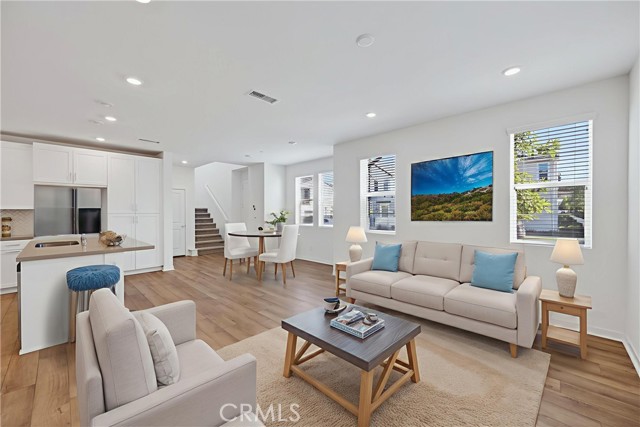 Detail Gallery Image 10 of 63 For 4044 Shada Ln, Corona,  CA 92883 - 4 Beds | 3 Baths