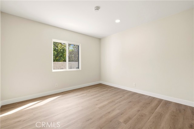 Detail Gallery Image 14 of 31 For 8028 Coldwater Canyon Ave, North Hollywood,  CA 91605 - 3 Beds | 2 Baths