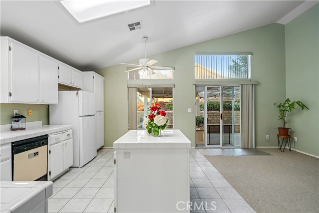 Detail Gallery Image 10 of 45 For 39764 Milan Dr, Palmdale,  CA 93551 - 4 Beds | 2 Baths