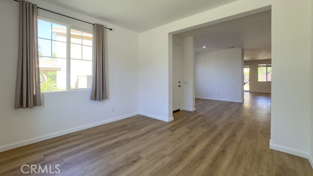 31659 Rosales Avenue, Murrieta CA: https://media.crmls.org/medias/da072b16-d98c-4409-8e77-9bef81a8f985.jpg