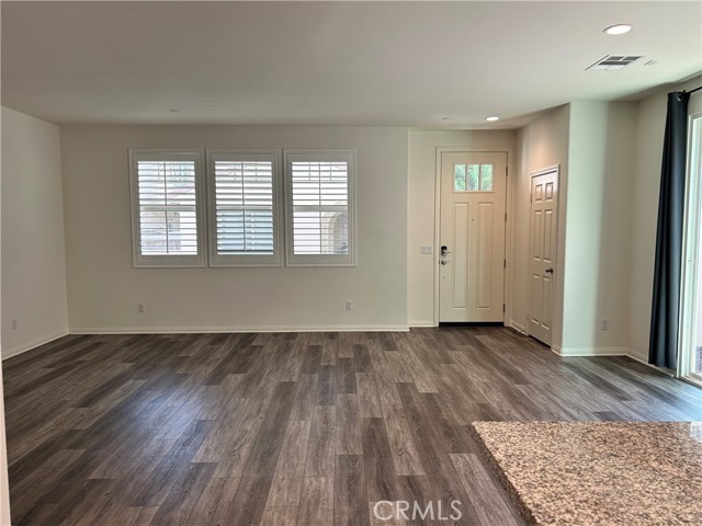 Detail Gallery Image 4 of 23 For 687 S Clementine Ln, Rialto,  CA 92376 - 4 Beds | 2/1 Baths