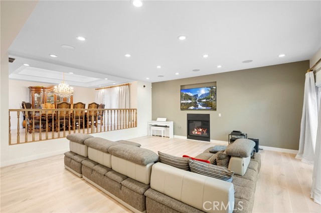 Detail Gallery Image 13 of 50 For 3331 Oakmont View Dr, Glendale,  CA 91208 - 5 Beds | 4/1 Baths