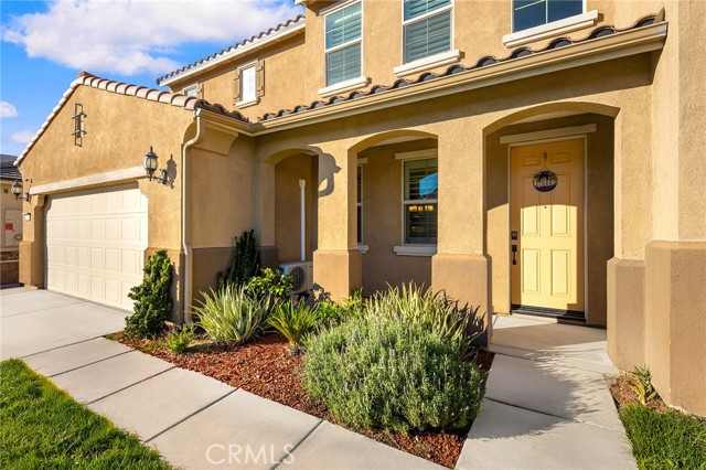 Detail Gallery Image 5 of 73 For 12906 Shorthorn, Corona,  CA 92880 - 6 Beds | 5 Baths