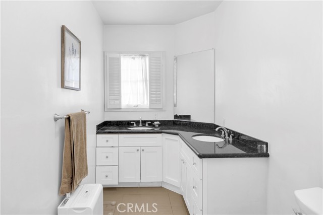 929 E Marshall Place, Long Beach CA: https://media.crmls.org/medias/da083e6a-7122-4f96-9ddf-3e6f93ad5634.jpg