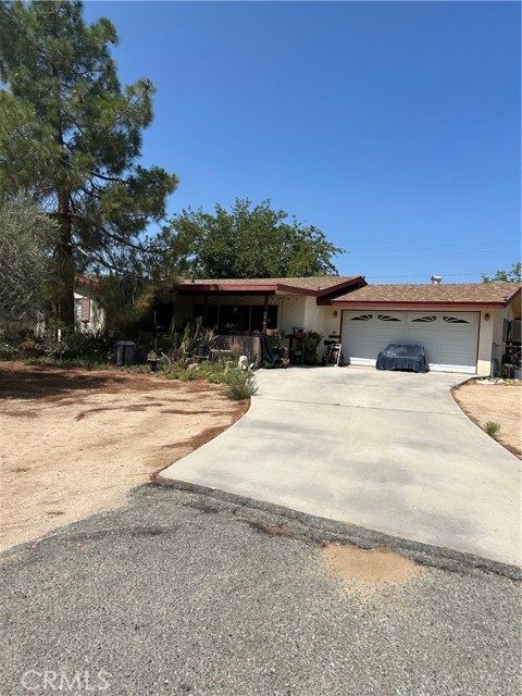 Detail Gallery Image 2 of 15 For 7674 Dumosa Ave, Yucca Valley,  CA 92284 - 2 Beds | 2 Baths