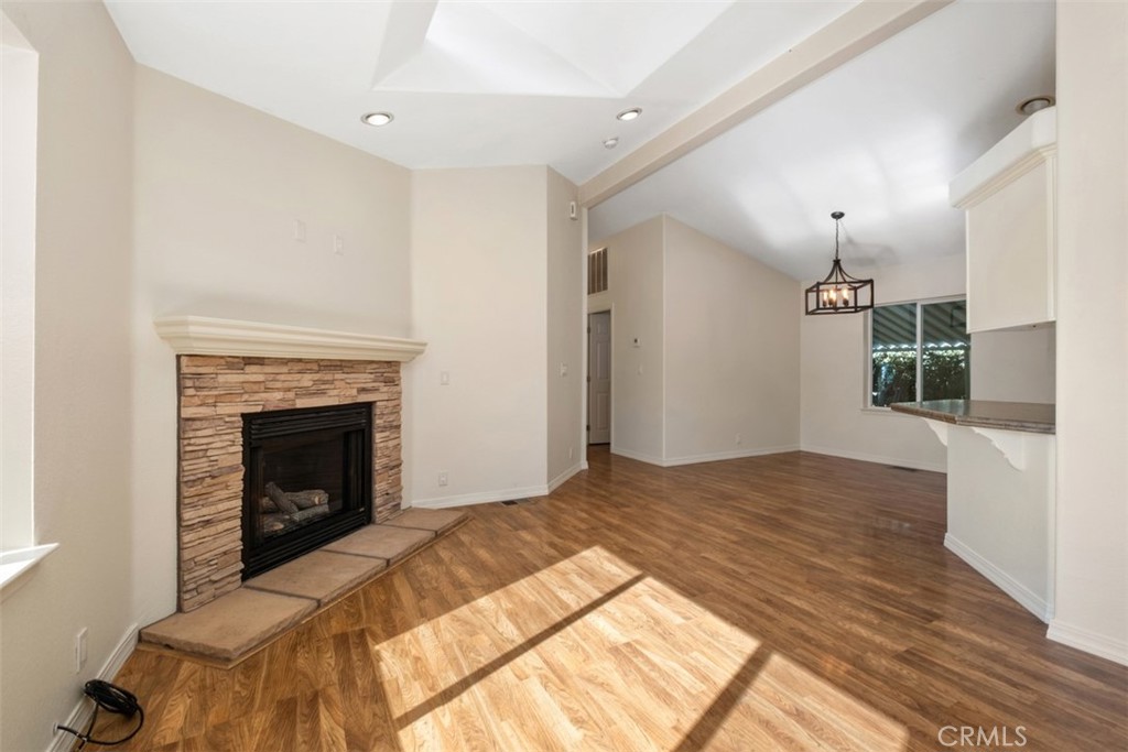 MLS #OC25252846 image #10