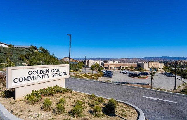 Detail Gallery Image 47 of 72 For 18696 Cedar Crest Dr, Canyon Country,  CA 91387 - 3 Beds | 2/1 Baths