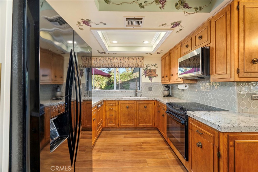 MLS #OC25261048 image #20