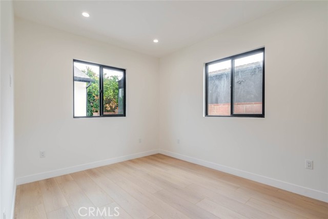 Detail Gallery Image 15 of 21 For 6215 Sylvia Ave, Tarzana,  CA 91335 - 3 Beds | 2 Baths