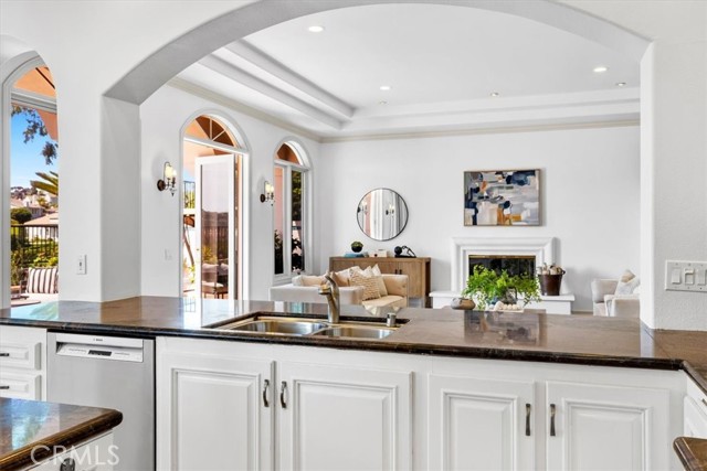 5 Marbella, Dana Point CA: https://media.crmls.org/medias/da0baa0b-a169-4395-8b9a-4d78aa050aef.jpg