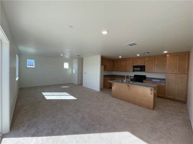 Detail Gallery Image 3 of 7 For 114 Wonderland Trail Lane, Merced,  CA 95341 - 3 Beds | 2/1 Baths