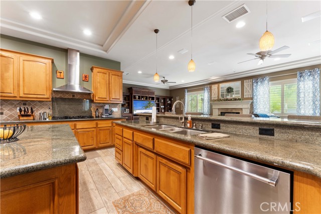 Detail Gallery Image 29 of 73 For 16905 Silver Star Ct, Riverside,  CA 92506 - 4 Beds | 4 Baths