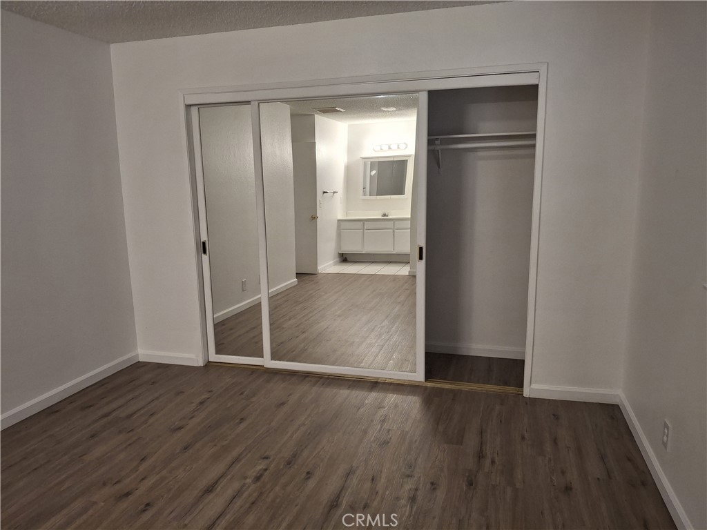 https://media.crmls.org/medias/da0c1608-5202-4805-a0e7-c74ce8c004f2.jpg?preset=X-Large