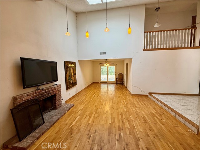 Detail Gallery Image 9 of 28 For 6618 Smoke Tree Ave, Oak Park,  CA 91377 - 4 Beds | 3 Baths