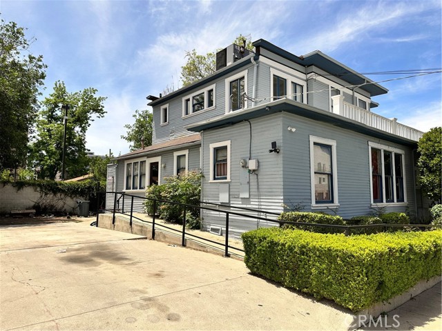 Detail Gallery Image 6 of 8 For 4308 Lime St, Riverside,  CA 92501 - – Beds | – Baths