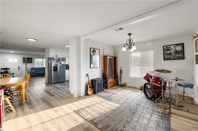 18557 Napa Street, Northridge CA: https://media.crmls.org/medias/da0d1a8f-1c74-4184-8c53-70698340f398.jpg