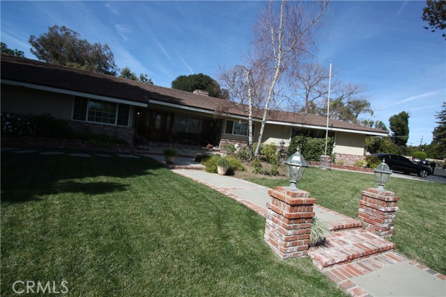 9423 Beckford Avenue photo 8