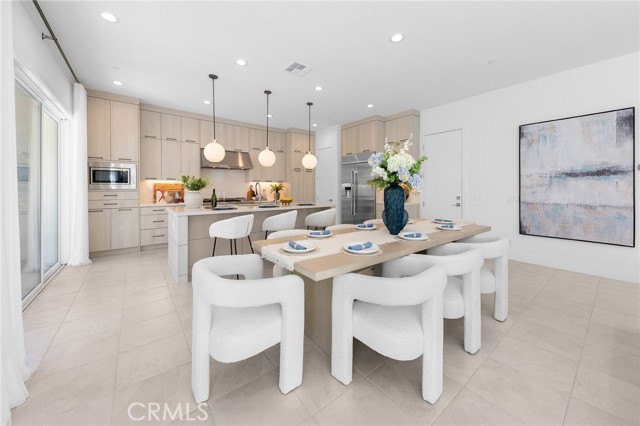 131 Bear Leaf Drive, Lake Forest CA: https://media.crmls.org/medias/da0d8a8c-7f1c-4879-a862-22eb65a9c34b.jpg