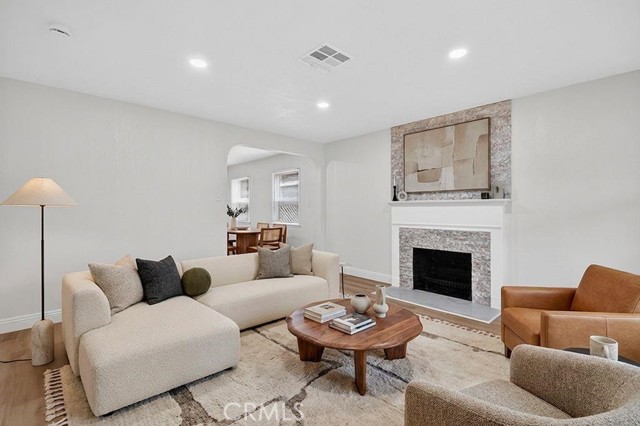 Detail Gallery Image 3 of 49 For 4392 Elm, Long Beach,  CA 90807 - 3 Beds | 2 Baths