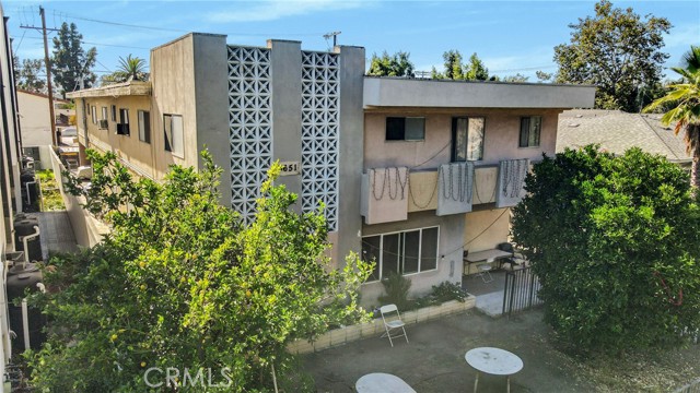 6651 Beck Avenue, North Hollywood CA: https://media.crmls.org/medias/da0da8f5-69b5-43ff-8092-17bab553e255.jpg