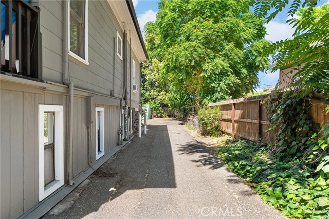 1029 Salem Street, Chico CA: https://media.crmls.org/medias/da0dcffb-4b4a-4821-97ac-6a8c10e433e6.jpg