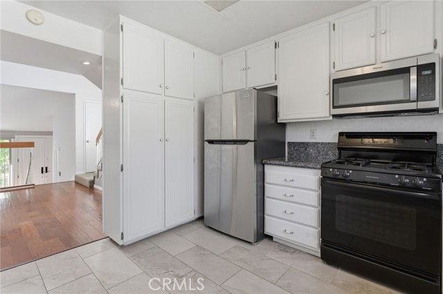 Detail Gallery Image 9 of 26 For 6121 Shoup Ave #23,  Woodland Hills,  CA 91367 - 2 Beds | 2 Baths