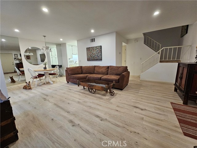 Detail Gallery Image 6 of 23 For 6509 Twin Circle #7,  Simi Valley,  CA 93063 - 2 Beds | 1/1 Baths