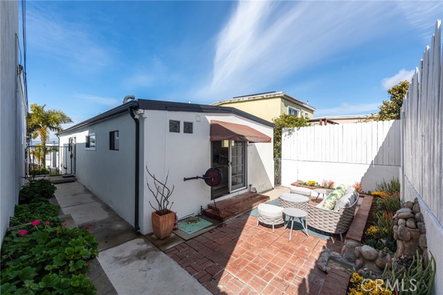 1012 Prospect Avenue, Hermosa Beach, California 90254, 2 Bedrooms Bedrooms, ,1 BathroomBathrooms,Residential,For Sale,Prospect,SB25046090