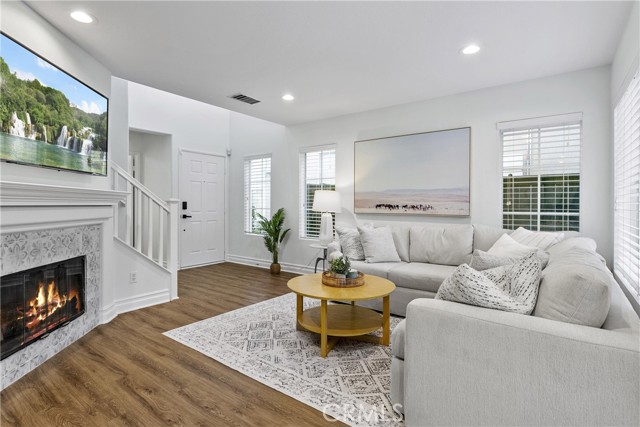 81 Plateau, Aliso Viejo CA: https://media.crmls.org/medias/da0eedde-cc8b-4c58-b394-b48cb60d56ef.jpg