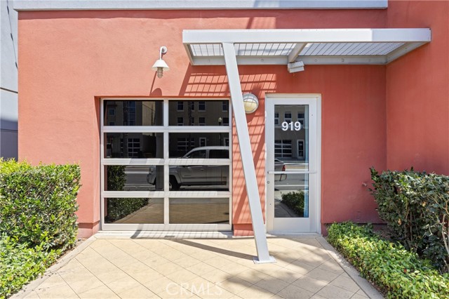 919 E Santa Ana Boulevard, Santa Ana CA: https://media.crmls.org/medias/da0f6343-1bf6-4198-83cf-5394668d12c4.jpg