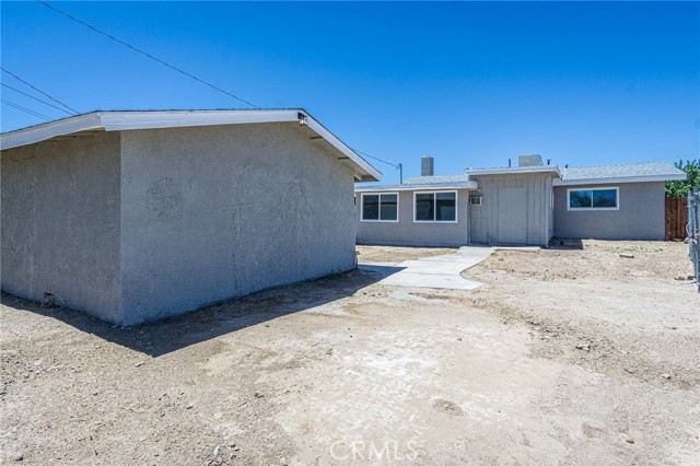 35277 Walnut Street, Barstow CA: https://media.crmls.org/medias/da0f6b41-6dcc-45c8-8024-06ee0aeba740.jpg