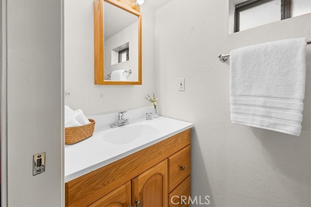 755 Holmes Lane, Sugarloaf CA: https://media.crmls.org/medias/da123102-d35d-4662-ba66-64c1abdf7528.jpg