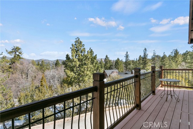 858 Fox Tower Way, Big Bear Lake CA: https://media.crmls.org/medias/da12b910-fe72-4f9a-b903-42aeba186468.jpg
