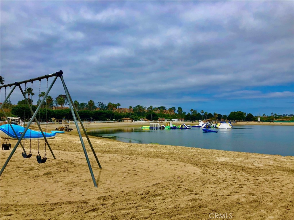 https://media.crmls.org/medias/da12d4c3-108e-4b3f-b14b-df1410d19906.jpg?preset=X-Large